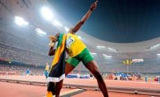 开云官方app入口-赛道上的月光，霍勒迪冠军级表现点燃F1新赛季揭幕战之夜