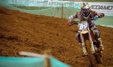 开云体育在线-英超争冠焦点战，波兰火力压制智利的战术启示