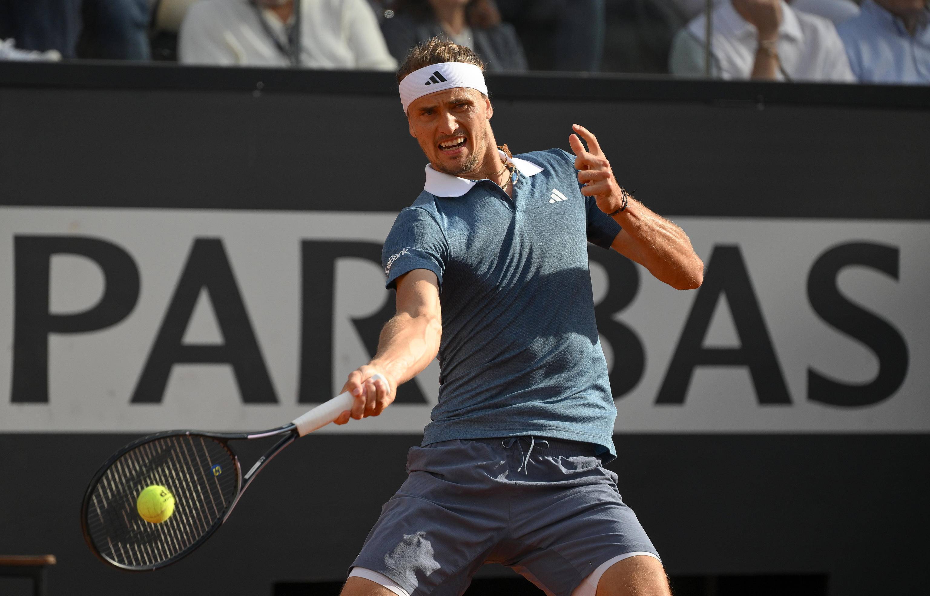 英国网球队绝杀世界网球队，兹维列夫打破历史纪录的简单介绍