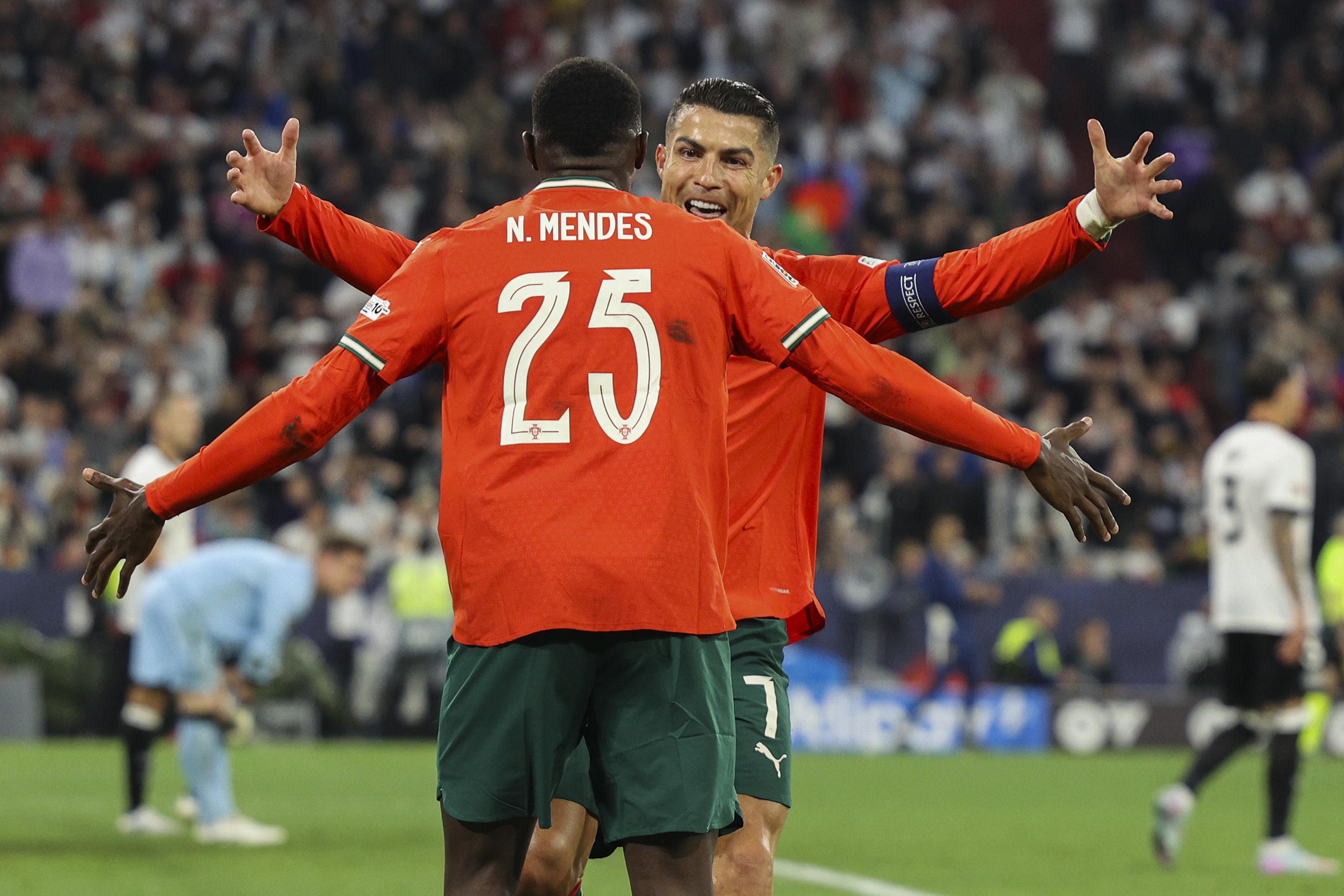 葡萄牙足球锋线强悍，冲刺佳绩！的简单介绍