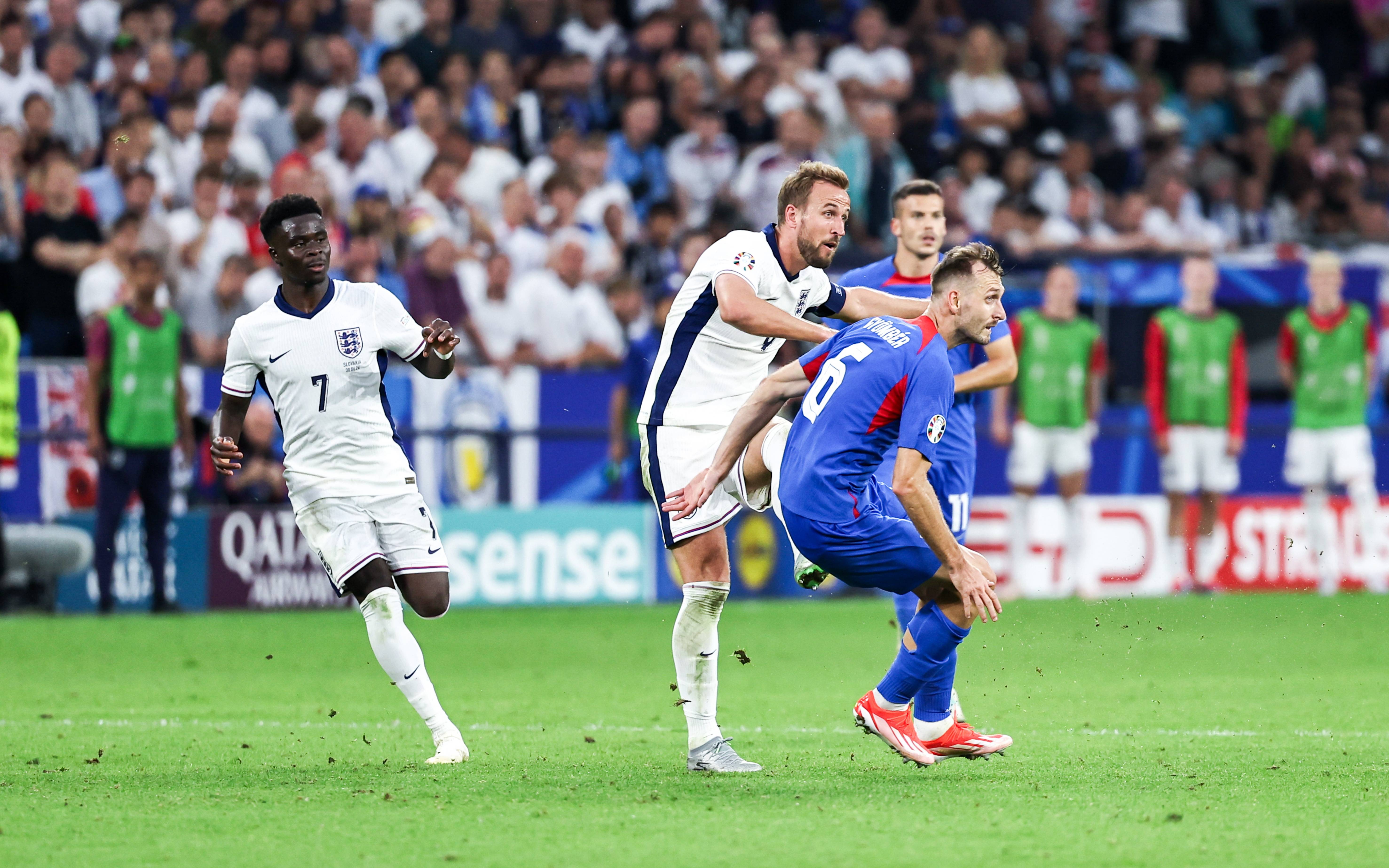 欧预赛半决赛终极对抗，胜者就近晋级欧洲杯正赛