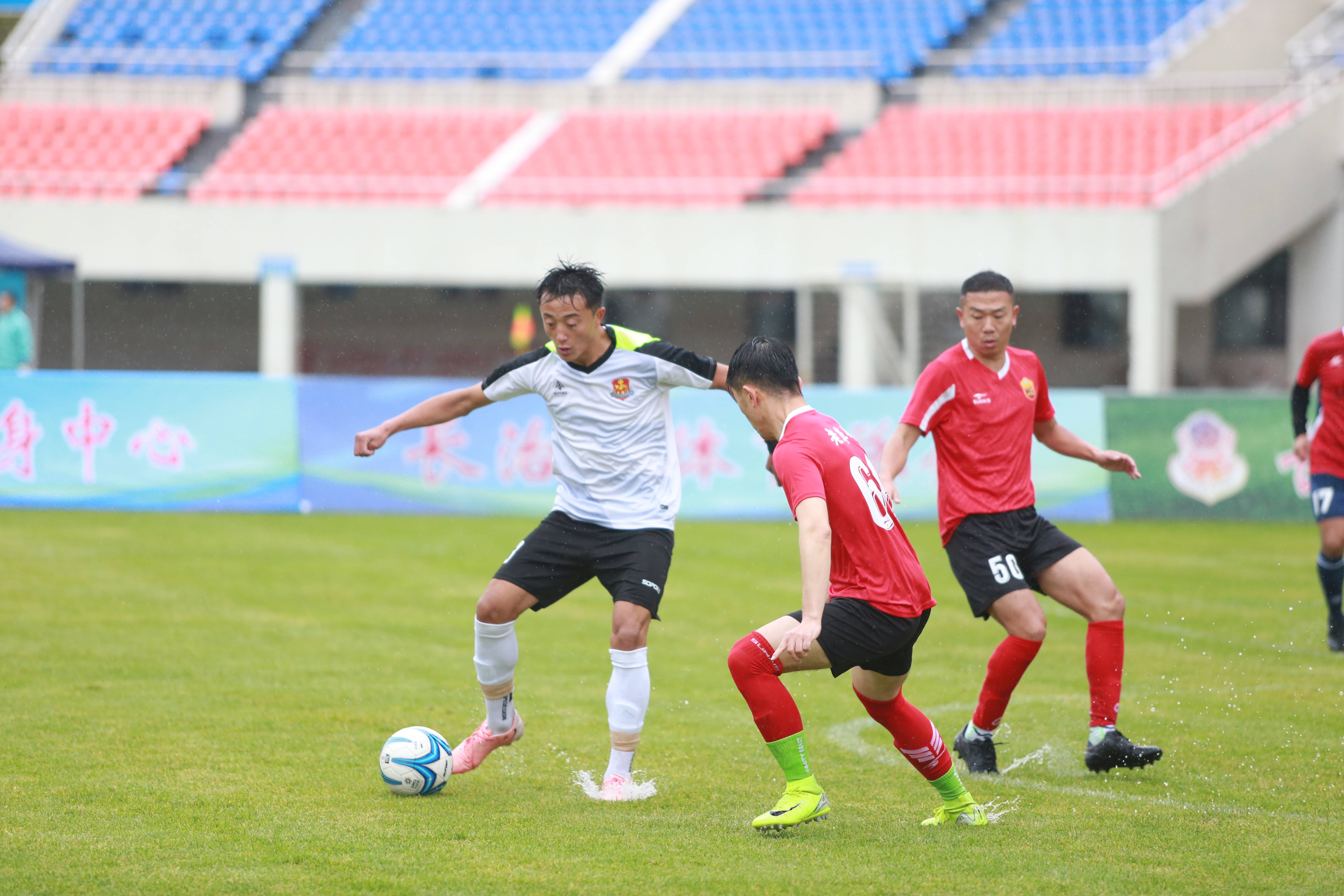 挑战巅峰!亚洲足球决胜局引爆全民热情 挑战巅峰!亚洲足球决胜局引爆全民热情