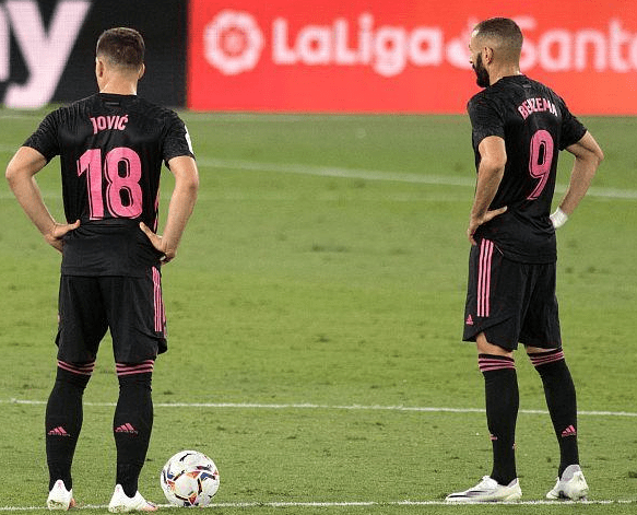 关于皇家马德里前锋合同问题悬疑的信息 关于皇家马德里前锋合同问题悬疑的信息