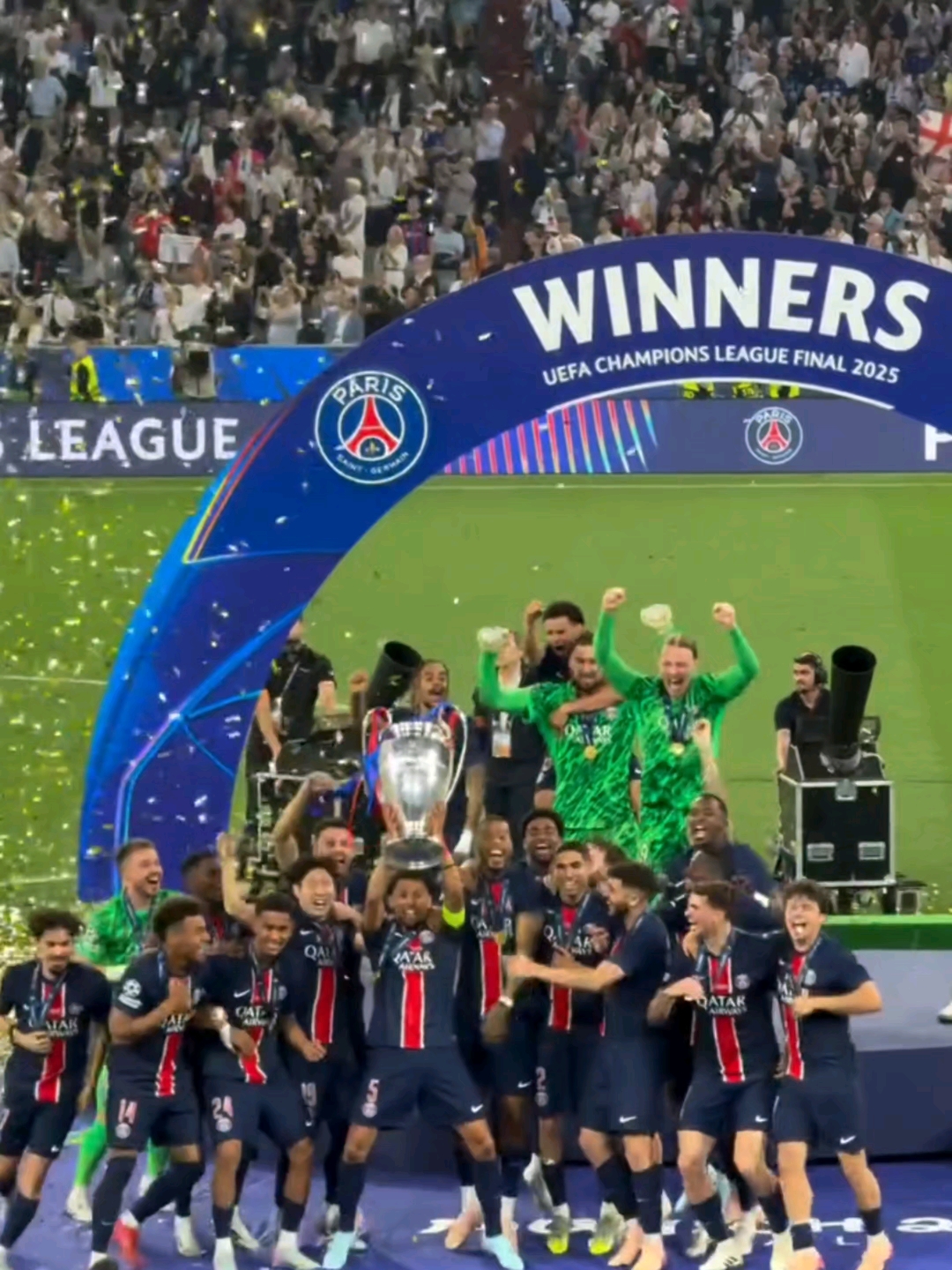 巴黎圣日耳曼主场告捷,领跑积分榜的简单介绍 巴黎圣日耳曼主场告捷,领跑积分榜的简单介绍