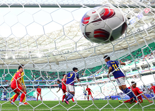 球类比赛中的精彩瞬间引发观众热议的简单介绍 球类比赛中的精彩瞬间引发观众热议的简单介绍