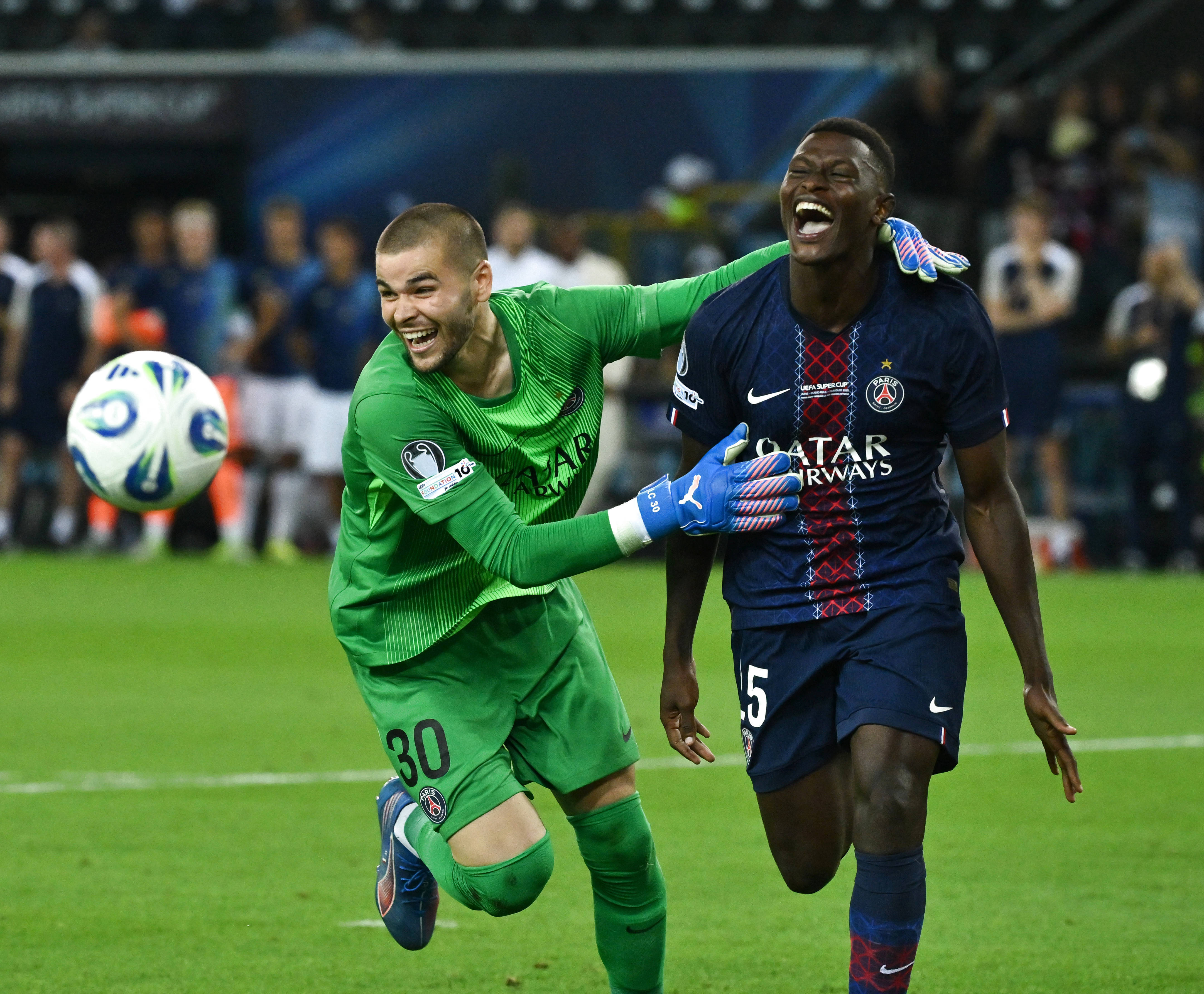 巴黎圣日耳曼球员集体表态,誓言争取胜利的简单介绍 巴黎圣日耳曼球员集体表态,誓言争取胜利的简单介绍