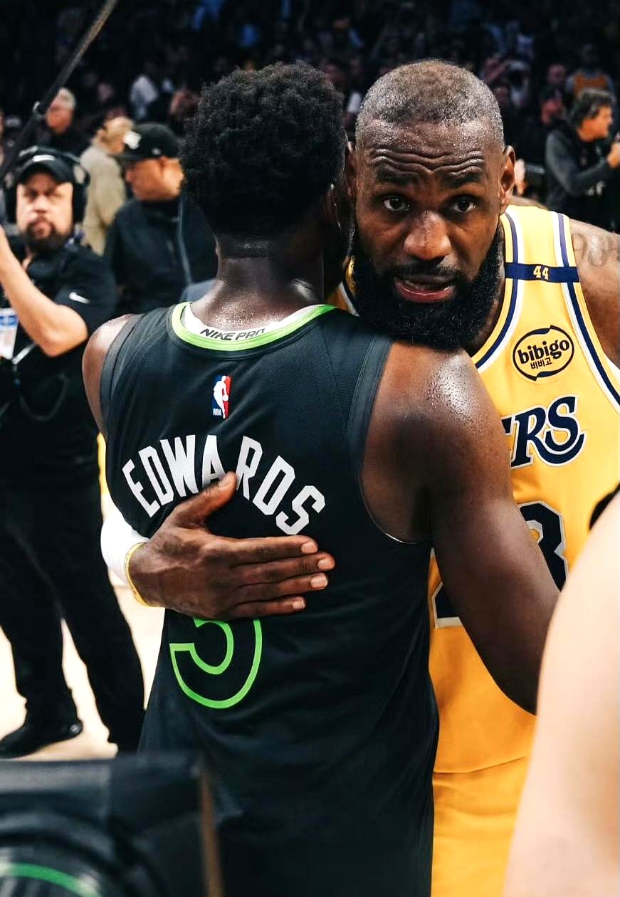 掘金vs湖人,詹姆斯受伤提前退出全场的简单介绍 掘金vs湖人,詹姆斯受伤提前退出全场的简单介绍