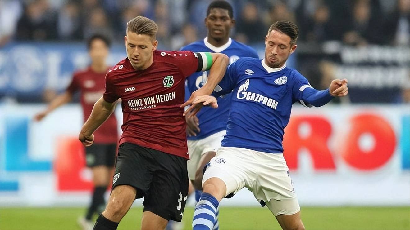 汉诺威96球员身手敏捷战绩不俗 汉诺威96球员身手敏捷战绩不俗