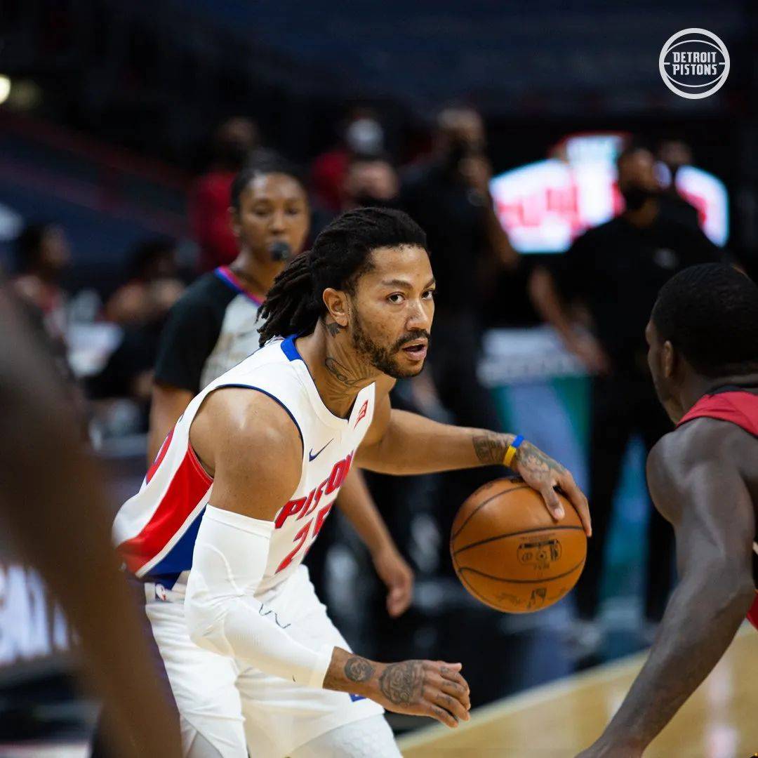 包含活塞突降東區排行，遭遇低谷的词条