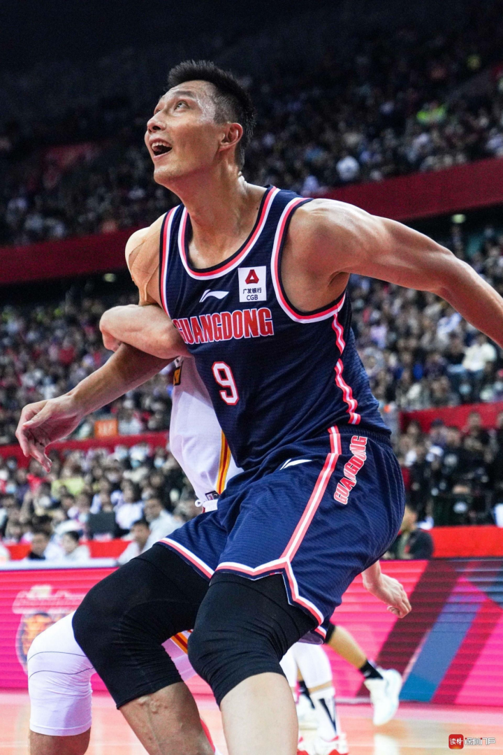 关于深圳队轻取福建队,易建联点燃赛场的信息 关于深圳队轻取福建队,易建联点燃赛场的信息